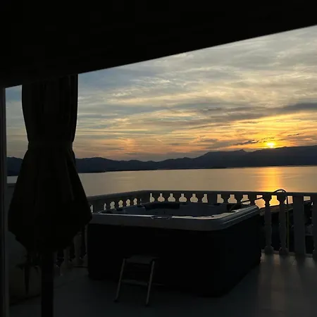 Ana Sea View With Jacuzzi Komarna